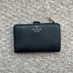 Kate Spade Kenzie Boxed Medium Compact Wallet